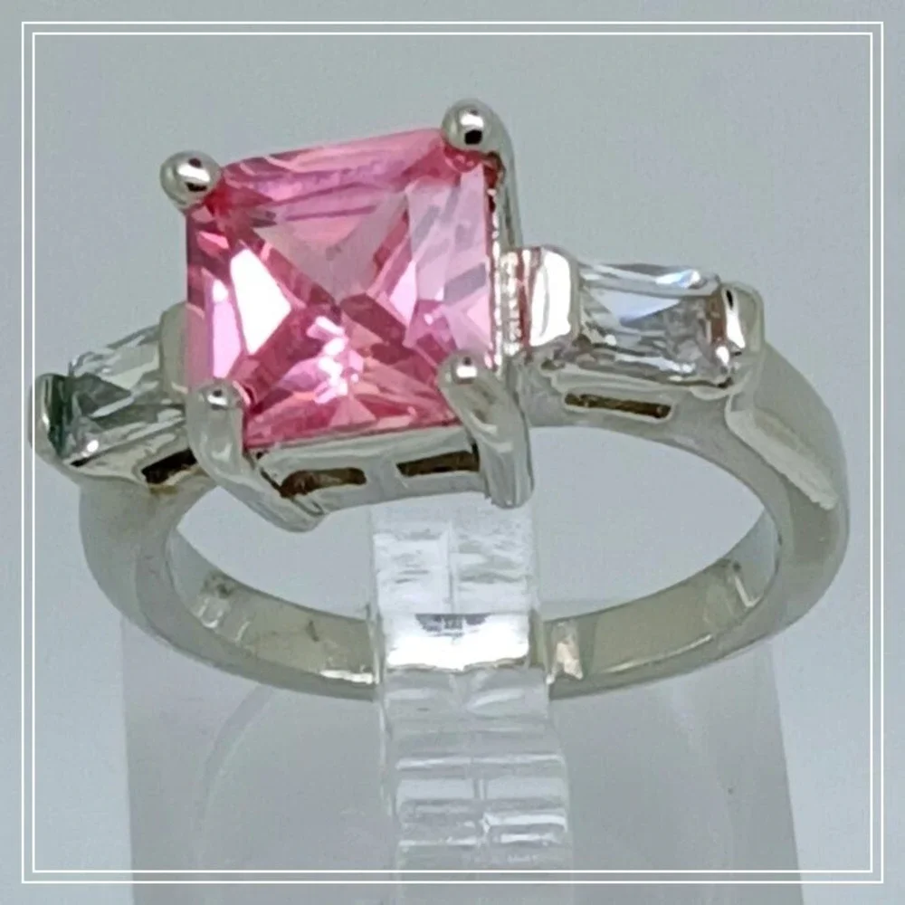 3.5 Ct Vintage 3-Stone White Gold Silver Tone‎ Pink Sim Diamond CZ Ring Size 10